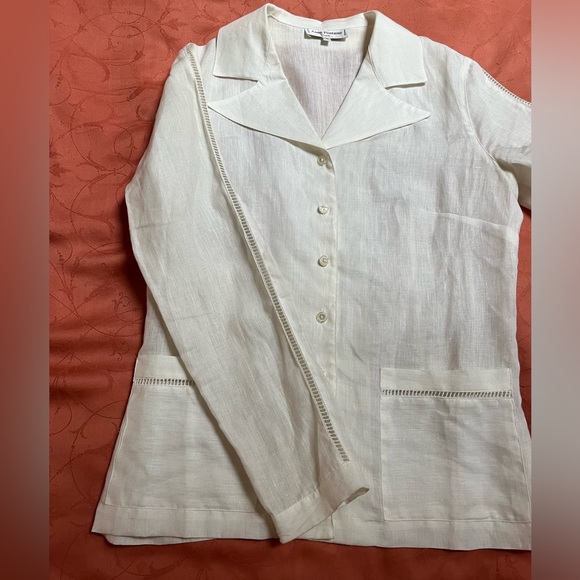 Anne Fontaine Jackets & Blazers - Anne Fontaine white linen blazer with accents on the sleeves and on the pockets.